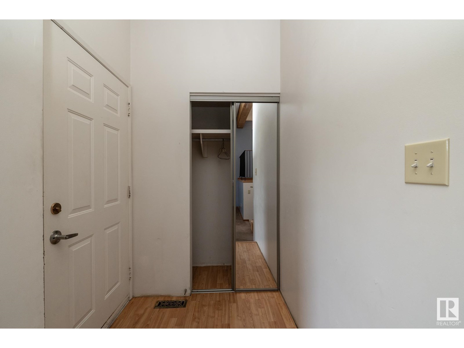 Property at 4124 37A ST NW image 4