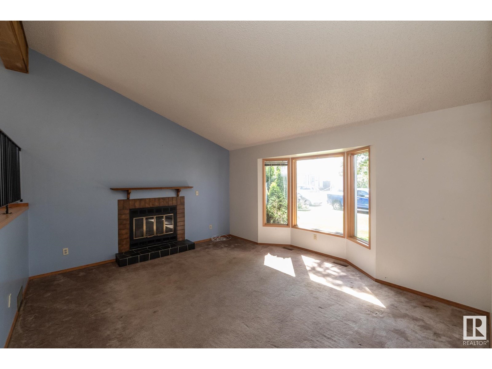 Property at 4124 37A ST NW image 5