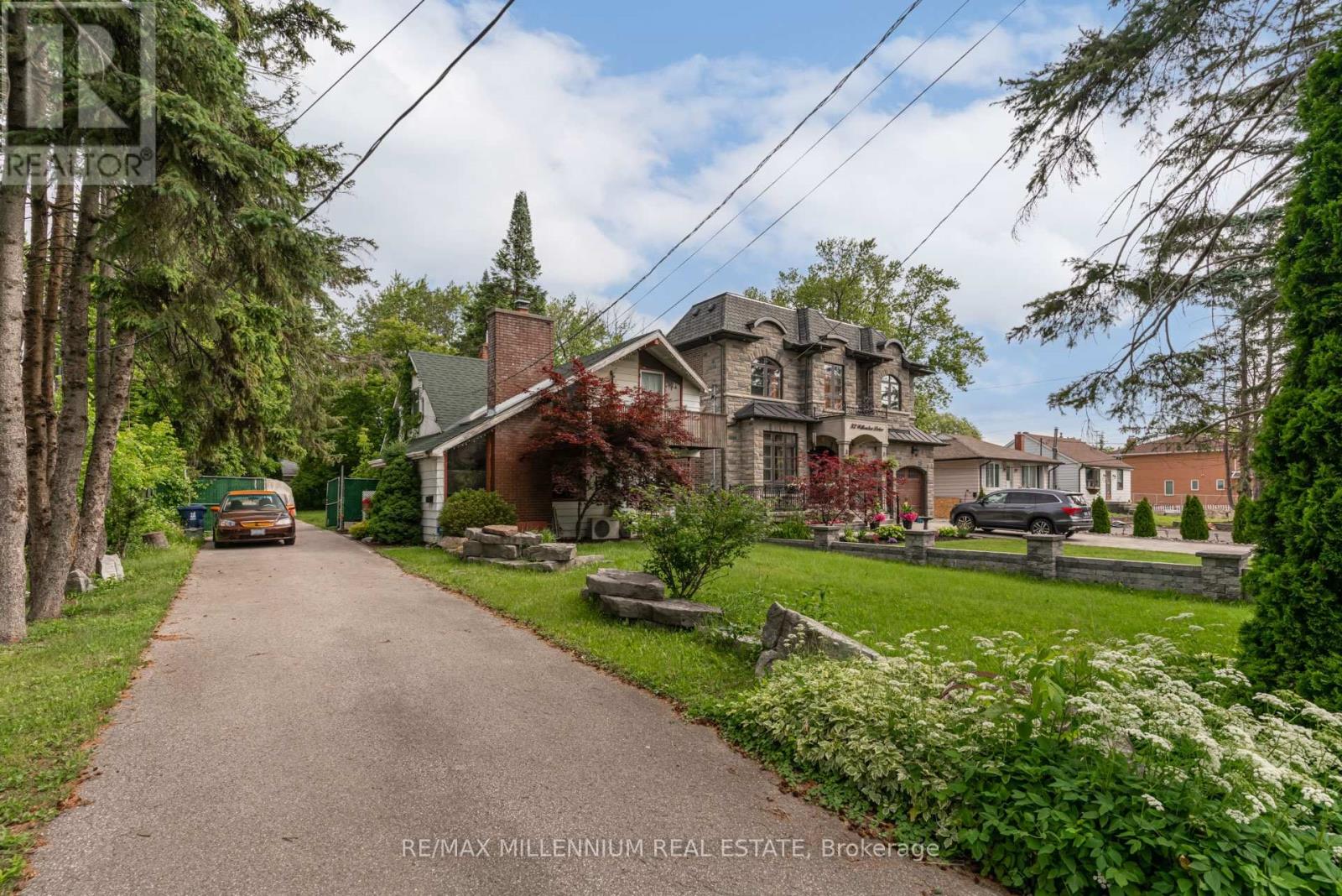 Property at 30 WILLOWLEA DRIVE image 2