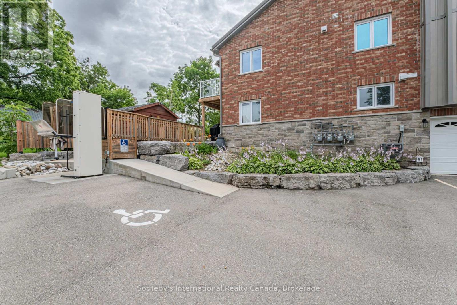 2 Balmoral Street, Brant, Ontario  N3L 0C8 - Photo 9 - X12315799
