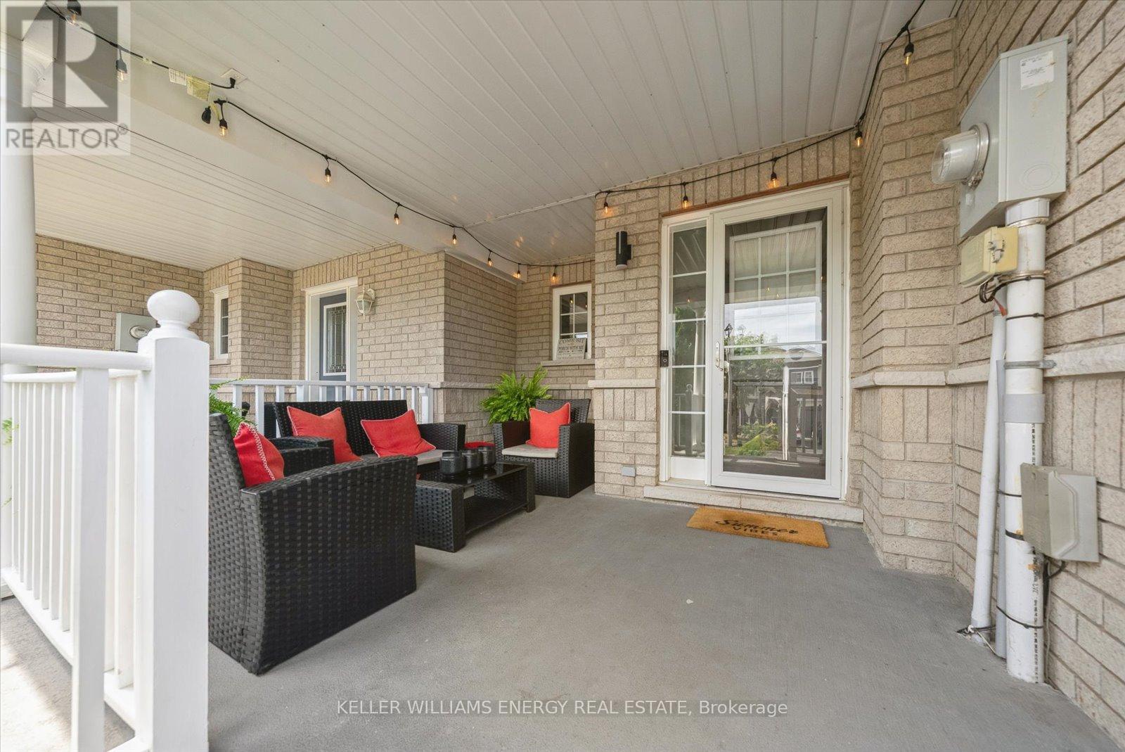 Property at 32 CORIANNE AVENUE image 4