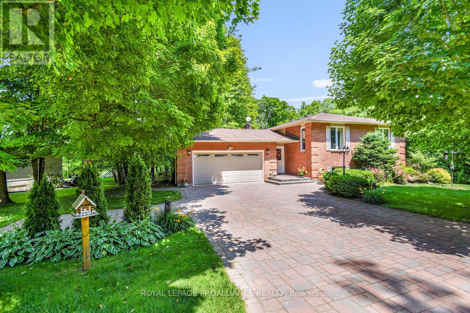 Property at 403 YOLE CRESCENT image 1