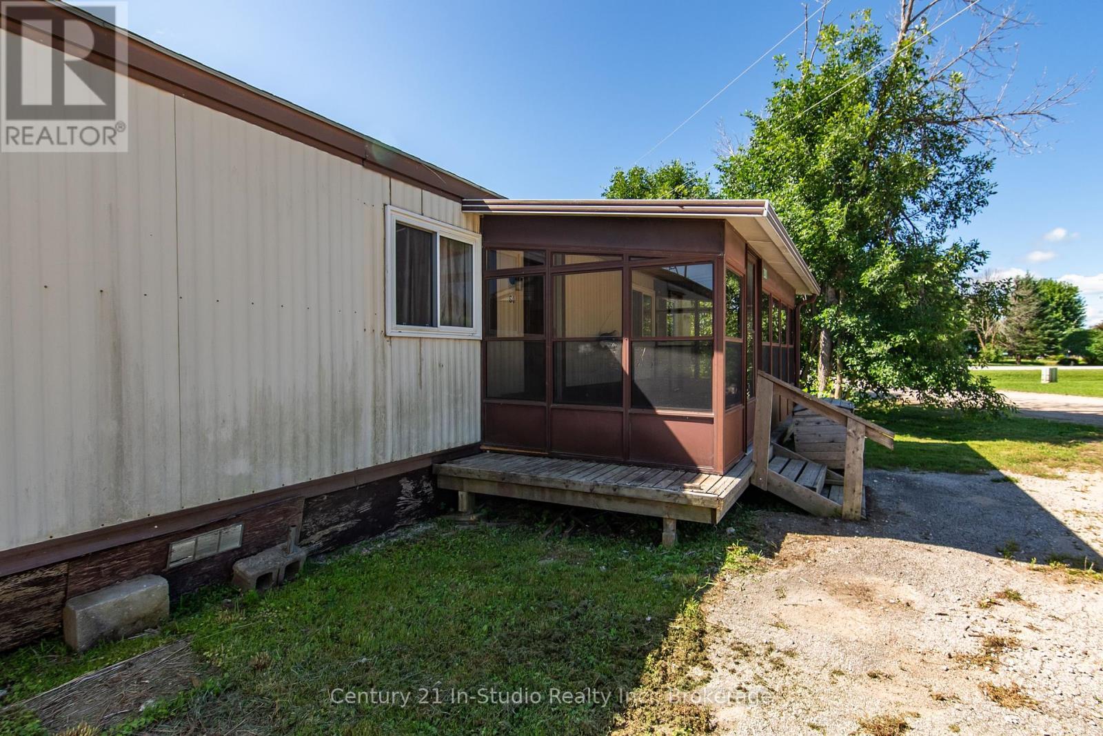 200 Grace Street E, Georgian Bluffs, Ontario  N0H 2N0 - Photo 15 - X12315804