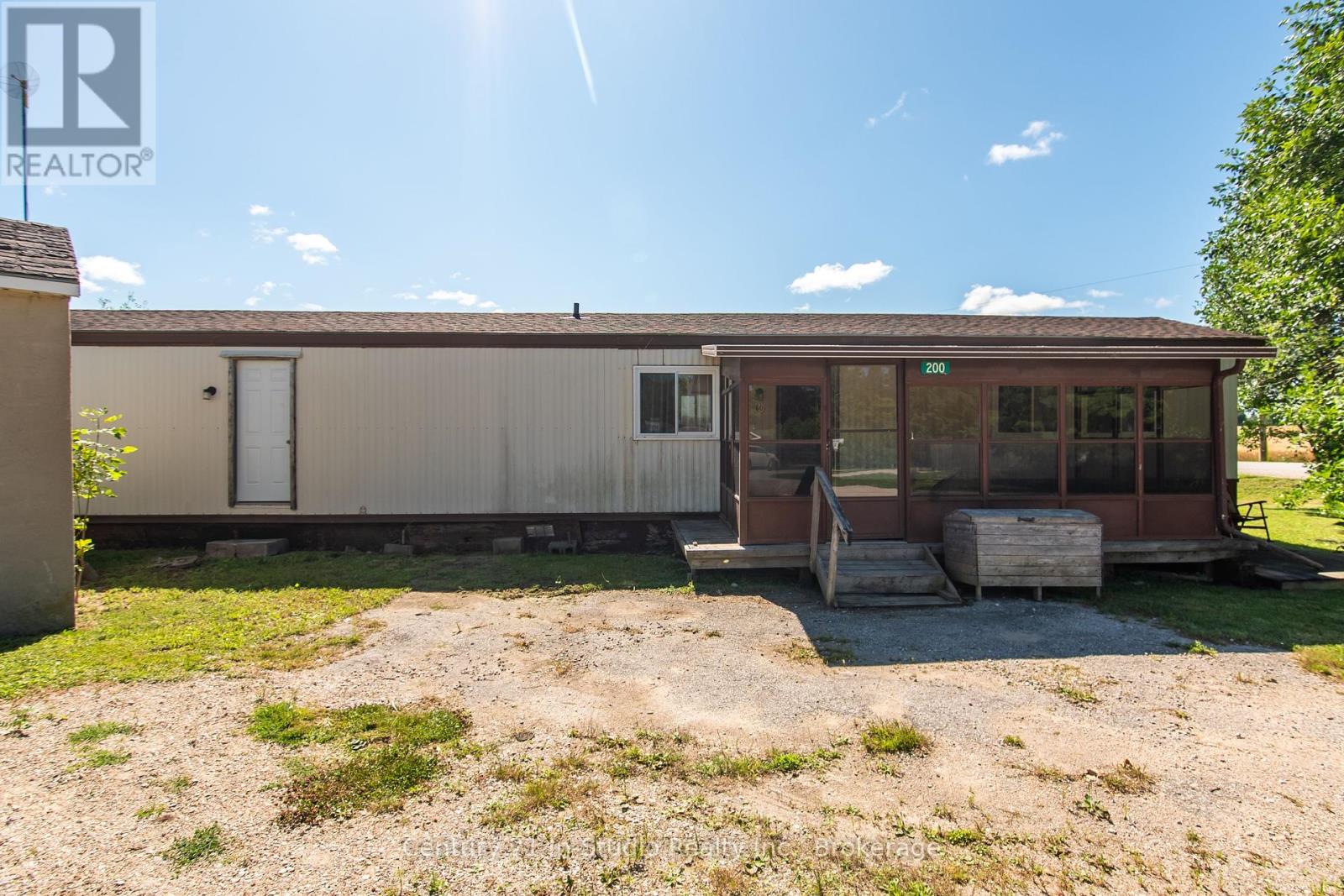 200 Grace Street E, Georgian Bluffs, Ontario  N0H 2N0 - Photo 2 - X12315804