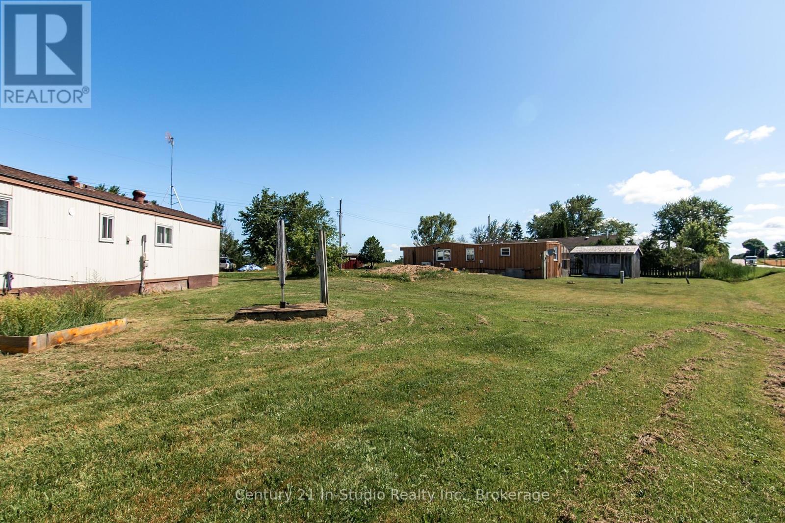 200 Grace Street E, Georgian Bluffs, Ontario  N0H 2N0 - Photo 5 - X12315804