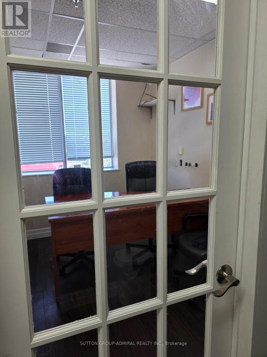 201 - 1001 Finch Avenue W, Toronto (York University Heights), Ontario  M3J 2C7 - Photo 11 - W12315712