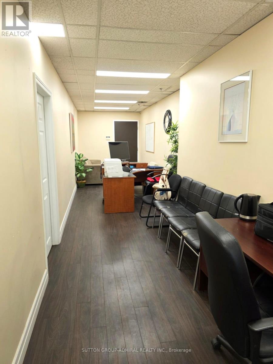 201 - 1001 Finch Avenue W, Toronto, Ontario  M3J 2C7 - Photo 2 - W12315712