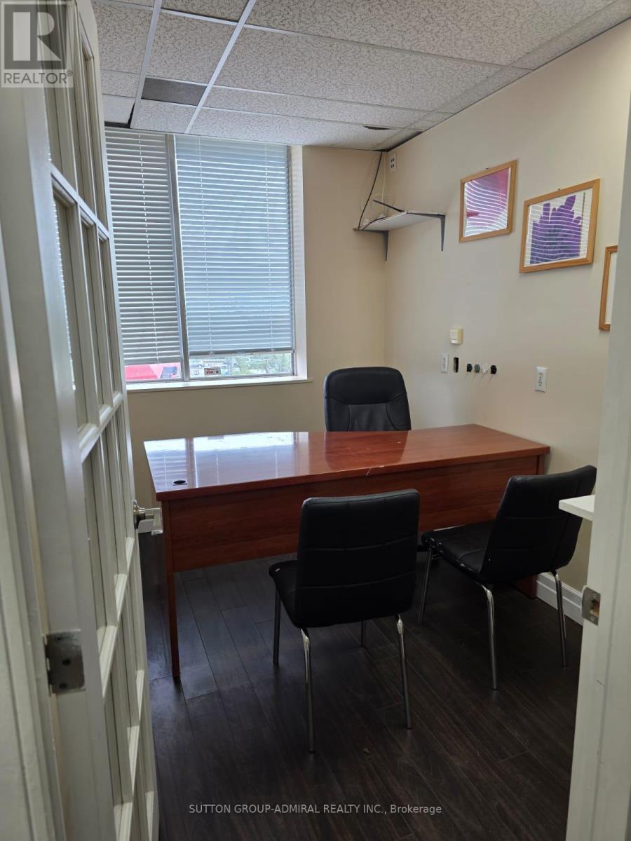 201 - 1001 Finch Avenue W, Toronto (York University Heights), Ontario  M3J 2C7 - Photo 5 - W12315712