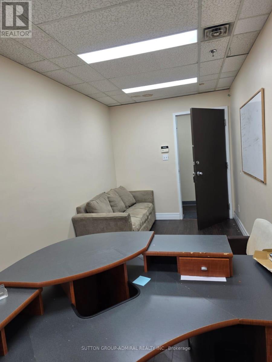 201 - 1001 Finch Avenue W, Toronto (York University Heights), Ontario  M3J 2C7 - Photo 8 - W12315712