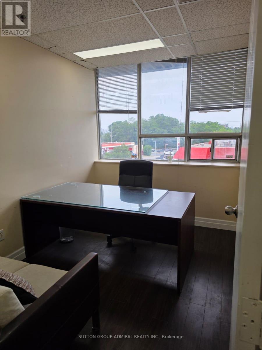 201 - 1001 Finch Avenue W, Toronto (York University Heights), Ontario  M3J 2C7 - Photo 9 - W12315712