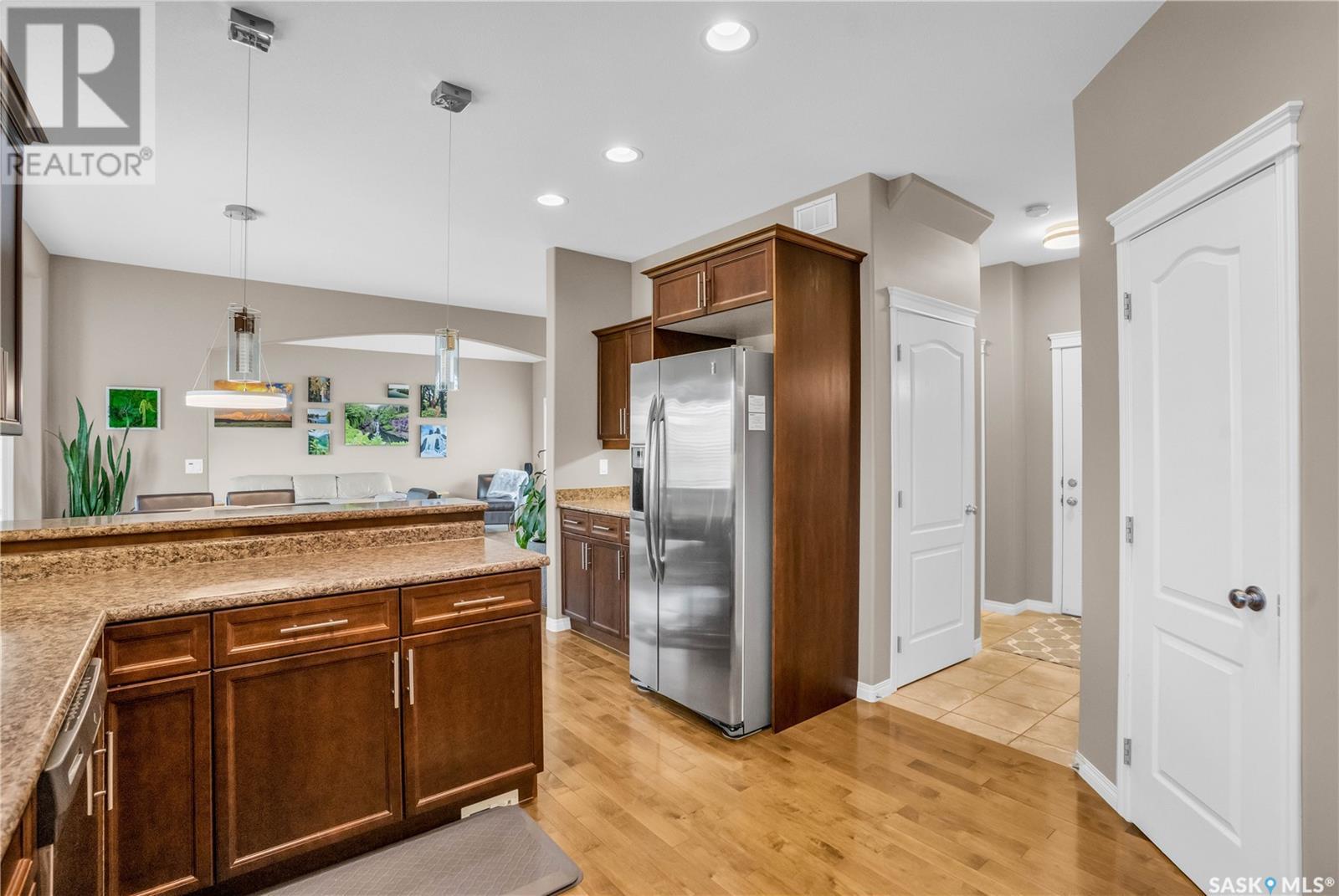 815 Columbia Way, Martensville, Saskatchewan  S0K 0A2 - Photo 16 - SK013974