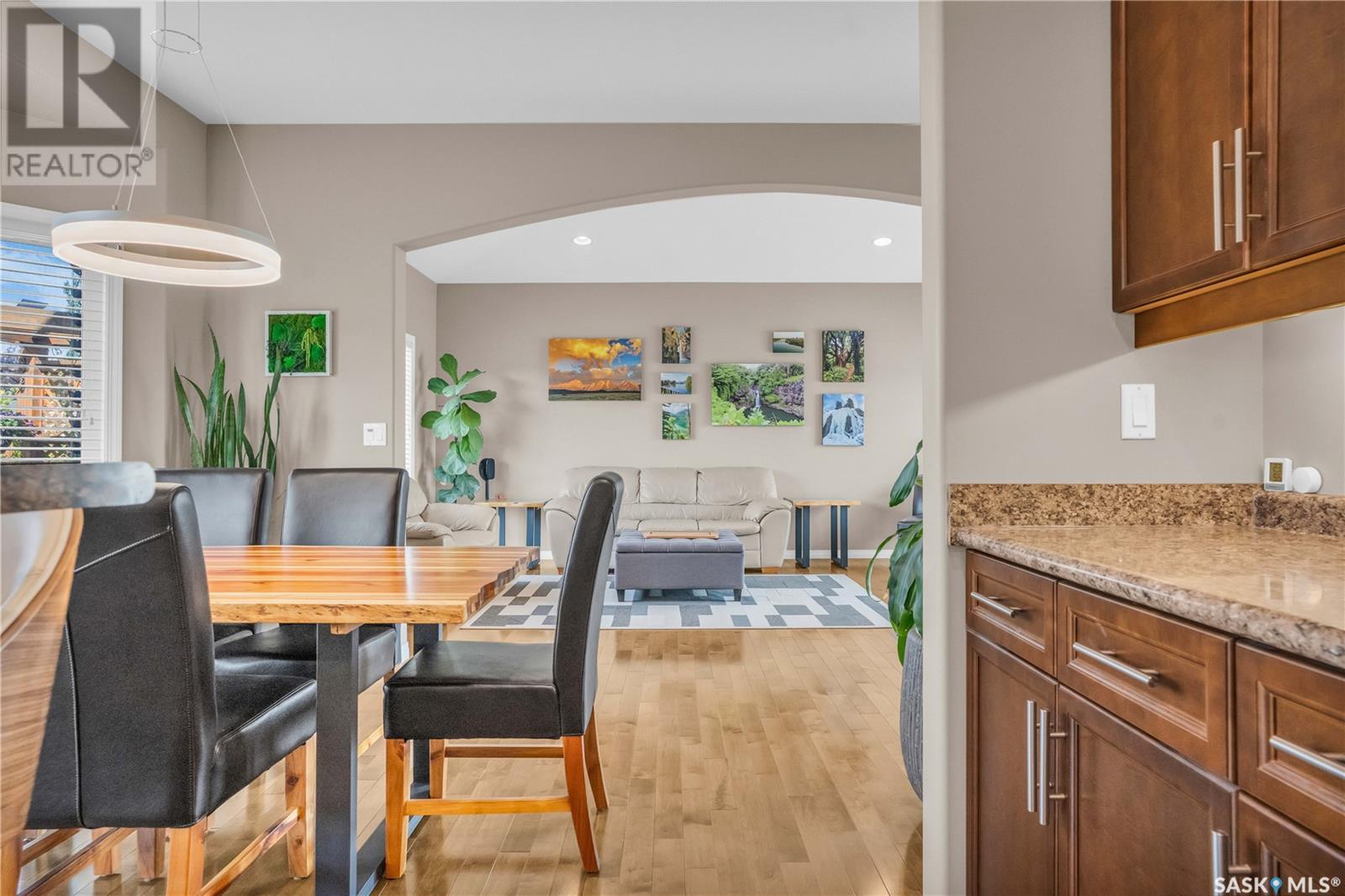 815 Columbia Way, Martensville, Saskatchewan  S0K 0A2 - Photo 18 - SK013974