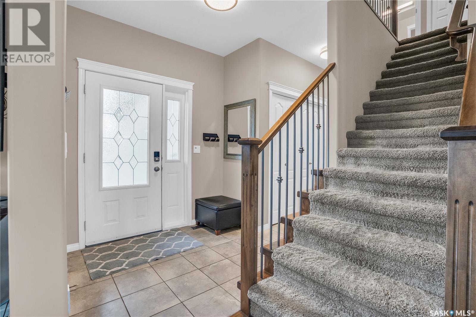 815 Columbia Way, Martensville, Saskatchewan  S0K 0A2 - Photo 2 - SK013974