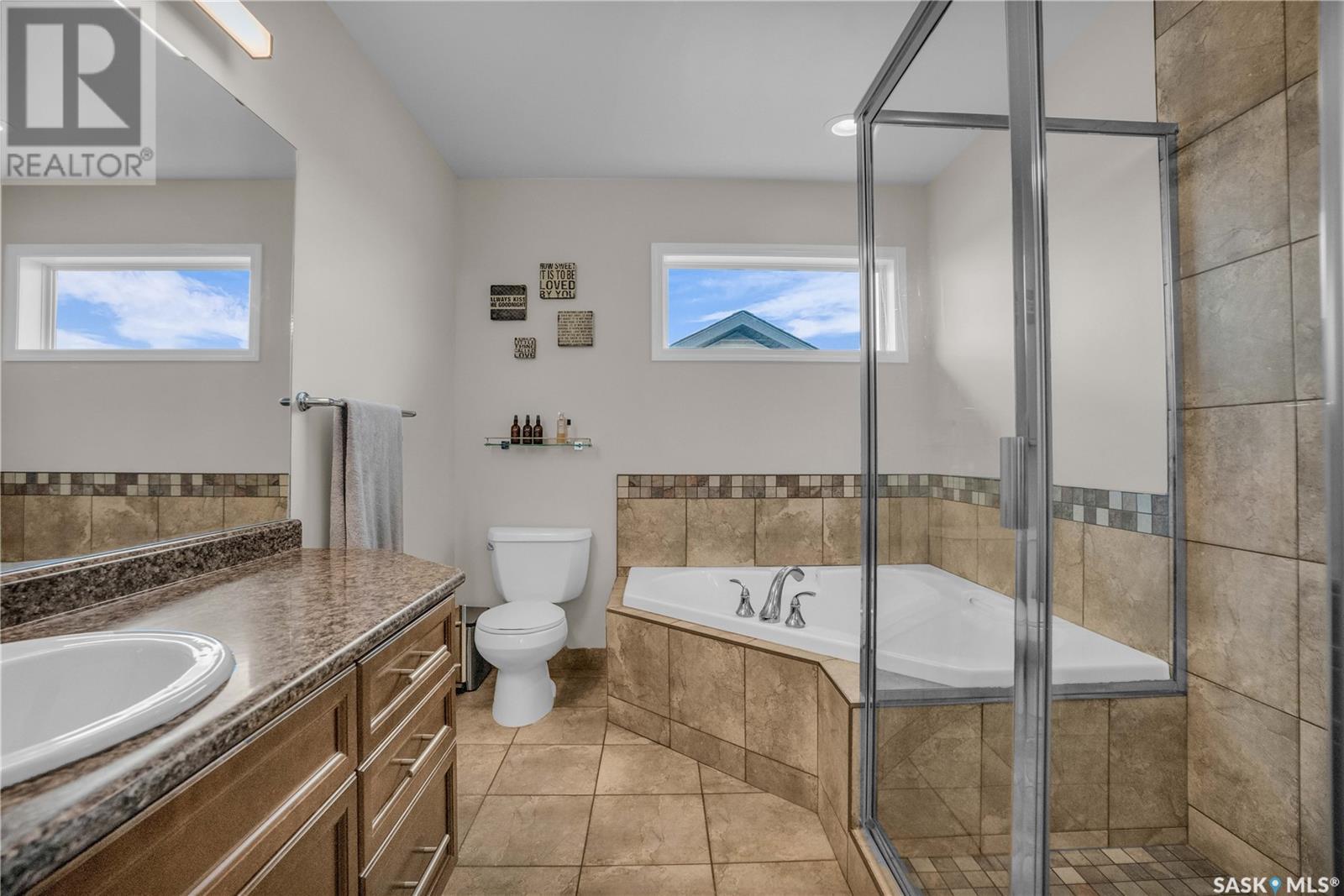 815 Columbia Way, Martensville, Saskatchewan  S0K 0A2 - Photo 28 - SK013974