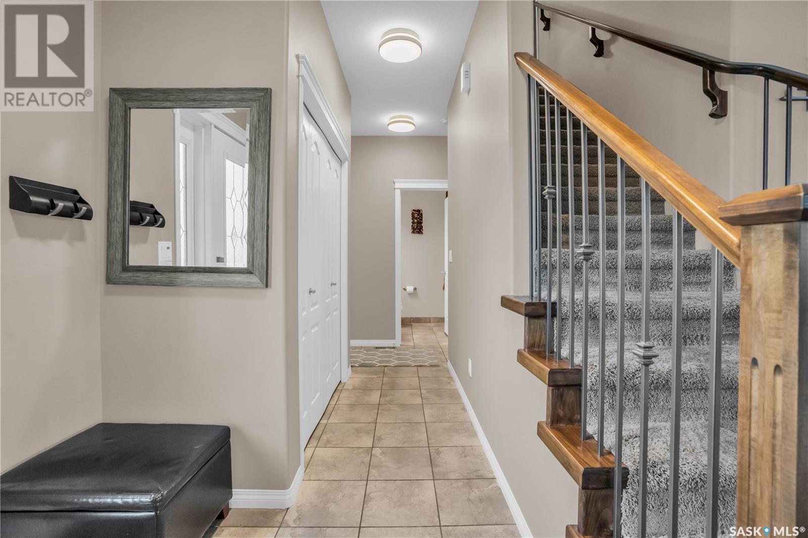 815 Columbia Way, Martensville, Saskatchewan  S0K 0A2 - Photo 3 - SK013974