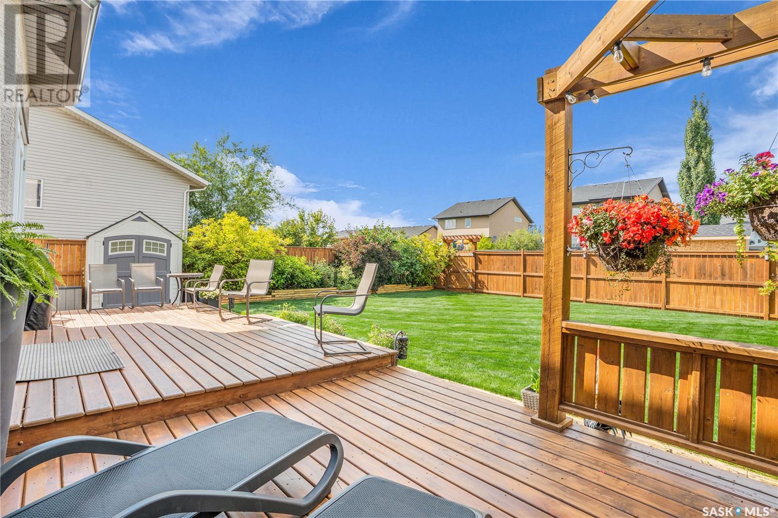 815 Columbia Way, Martensville, Saskatchewan  S0K 0A2 - Photo 36 - SK013974