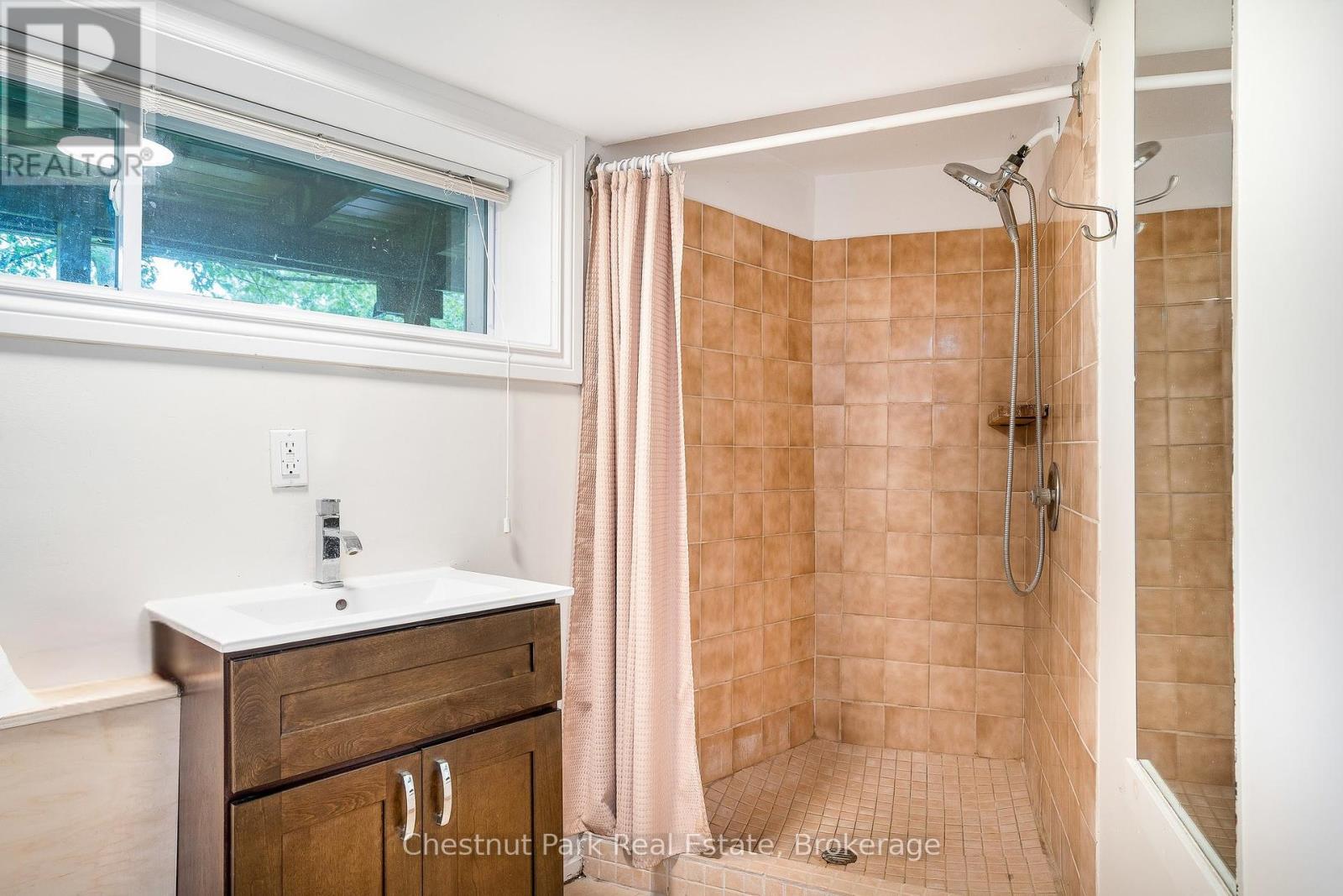 164 Slabtown Road, Blue Mountains, Ontario  N0H 1J0 - Photo 48 - X12311543