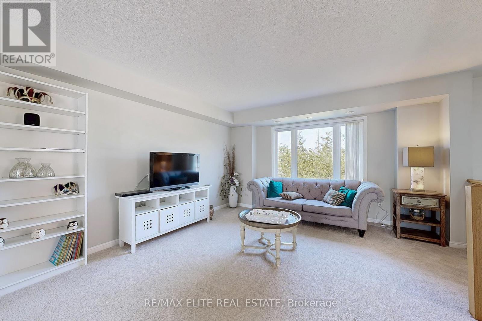 Property at 15931 BAYVIEW AVENUE image 1