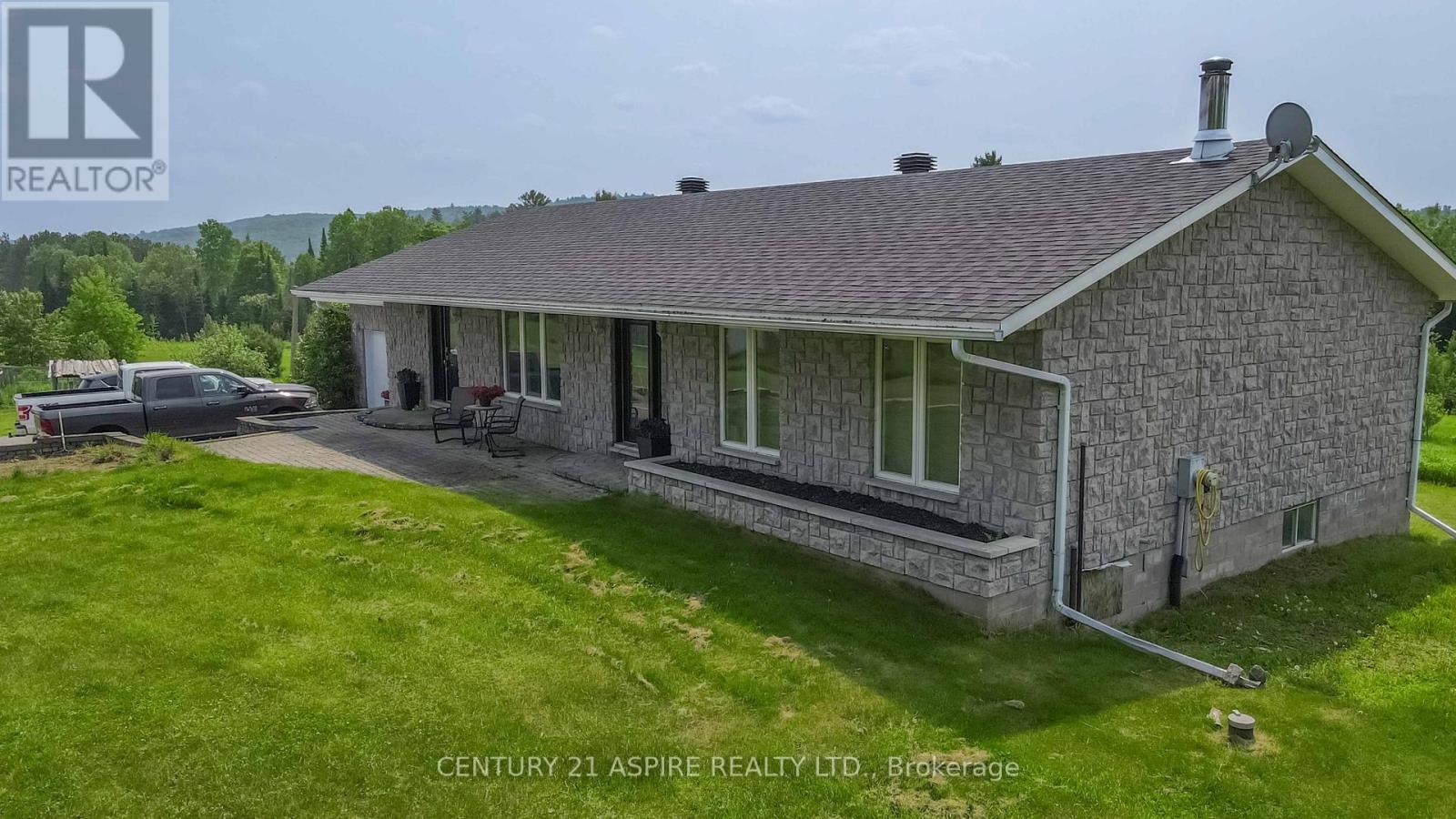 2112 Schutt Road, Brudenell, Ontario  K0J 2E0 - Photo 31 - X12315966