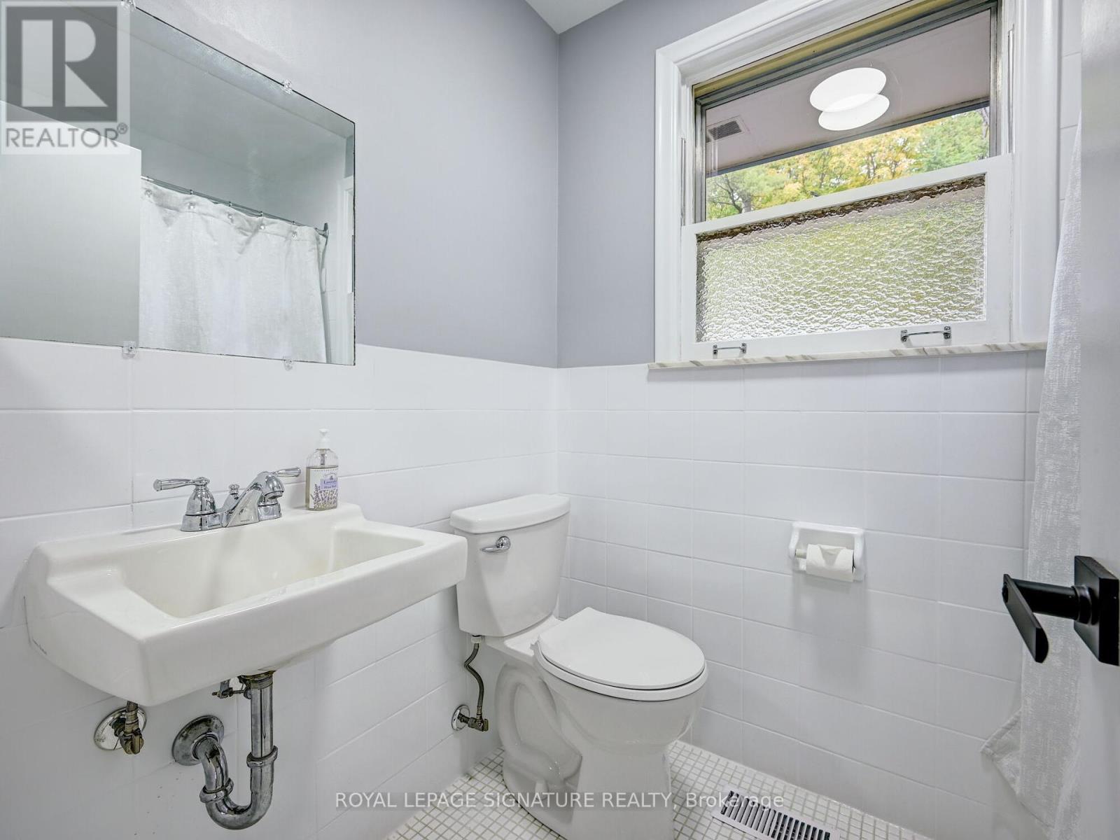 9 Pinevale Road, Markham, Ontario  L3T 1J7 - Photo 26 - N12315838