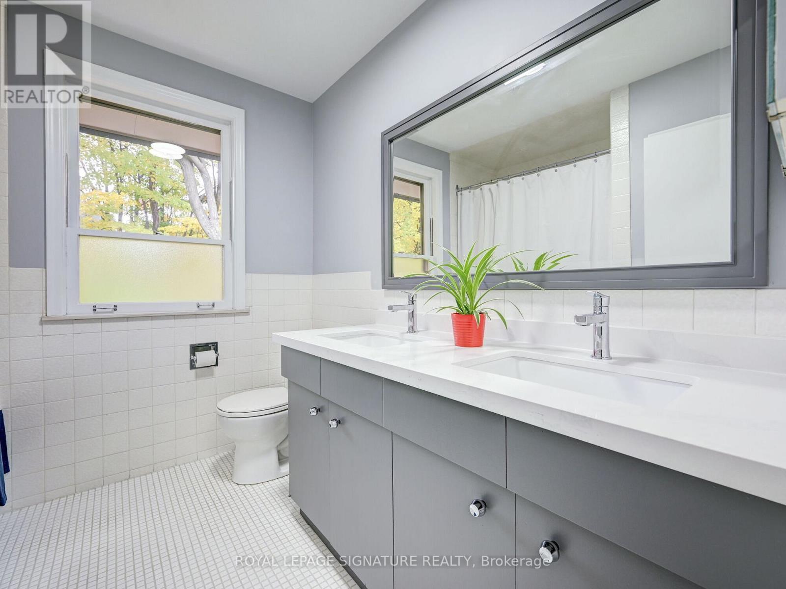 9 Pinevale Road, Markham, Ontario  L3T 1J7 - Photo 32 - N12315838