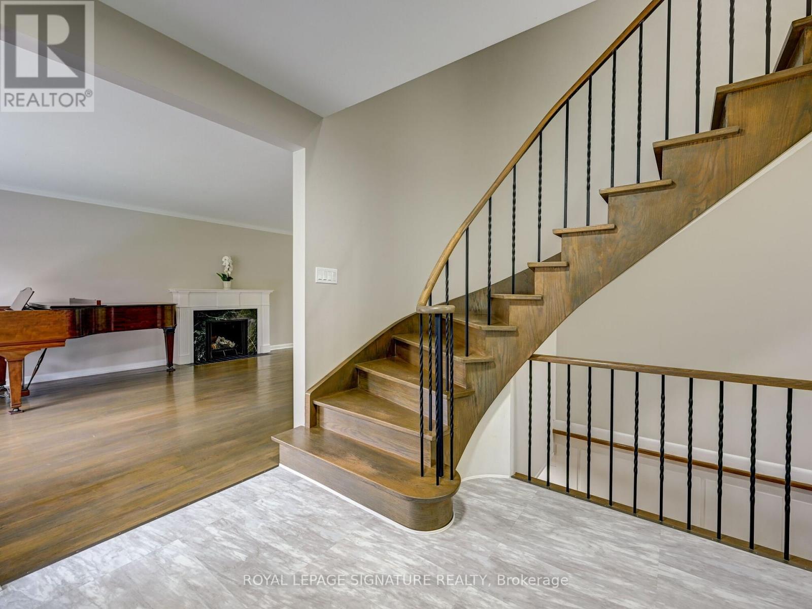 9 Pinevale Road, Markham, Ontario  L3T 1J7 - Photo 8 - N12315838