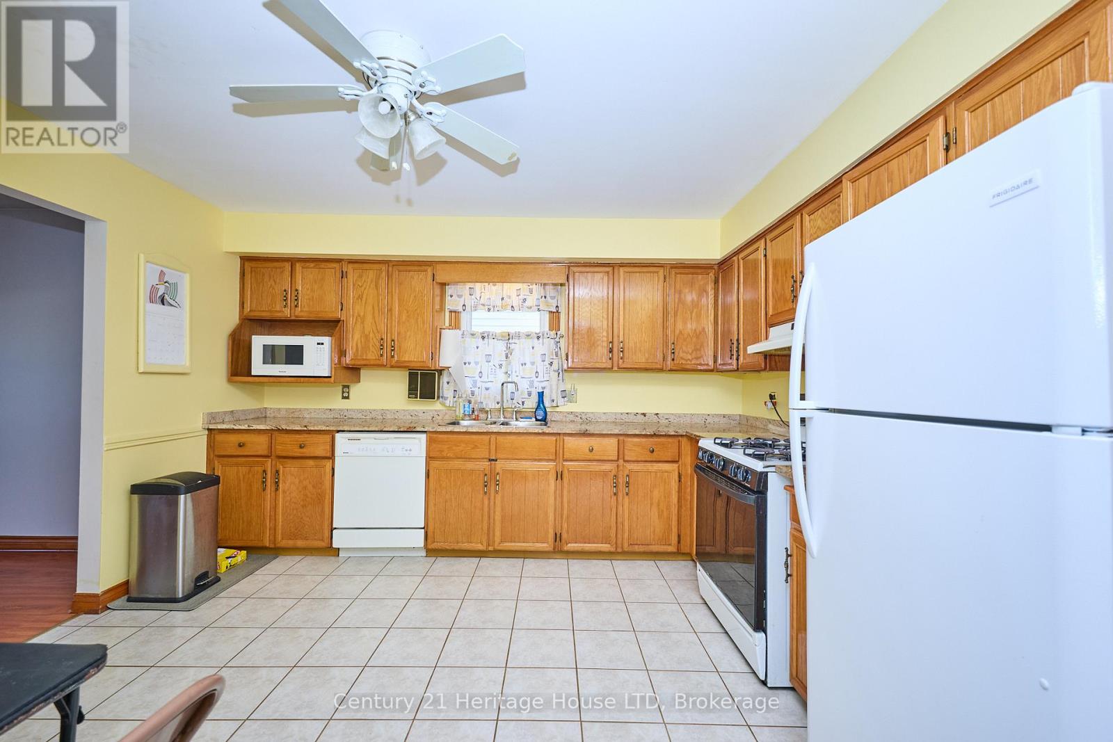 874 Crescent Road, Fort Erie, Ontario  L2A 4R4 - Photo 10 - X12315961