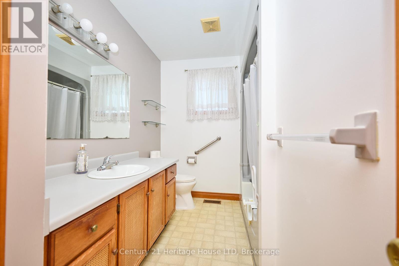 874 Crescent Road, Fort Erie, Ontario  L2A 4R4 - Photo 11 - X12315961
