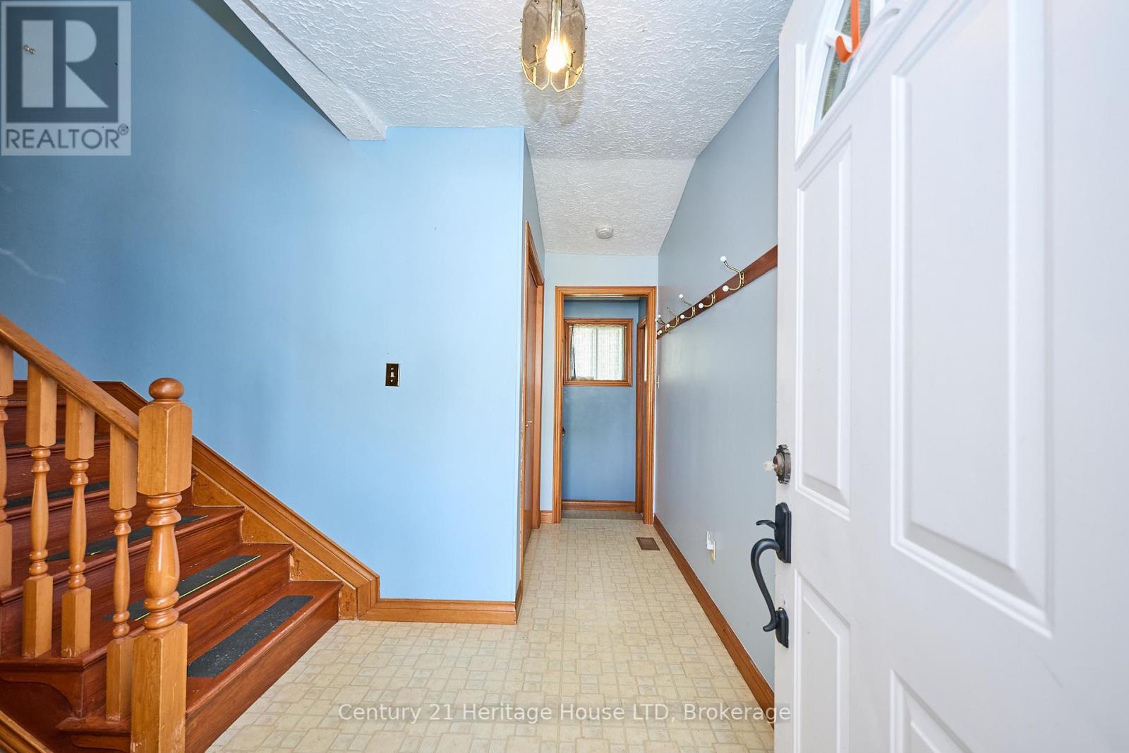 874 Crescent Road, Fort Erie, Ontario  L2A 4R4 - Photo 3 - X12315961