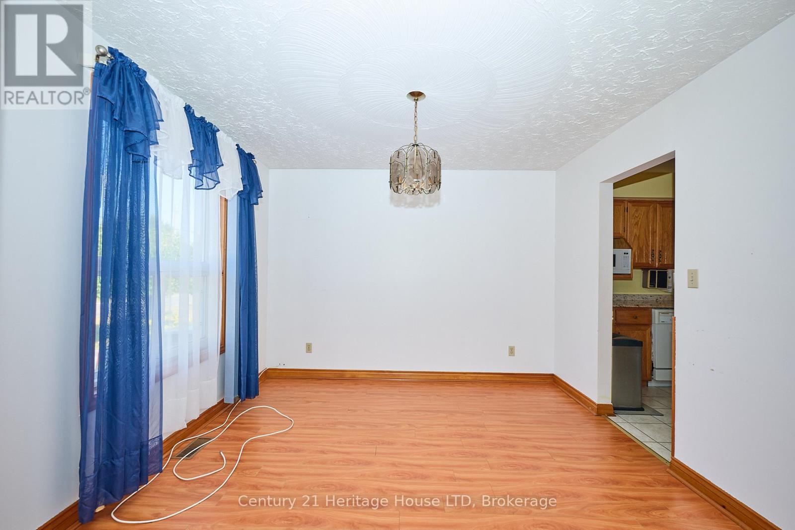 874 Crescent Road, Fort Erie, Ontario  L2A 4R4 - Photo 7 - X12315961