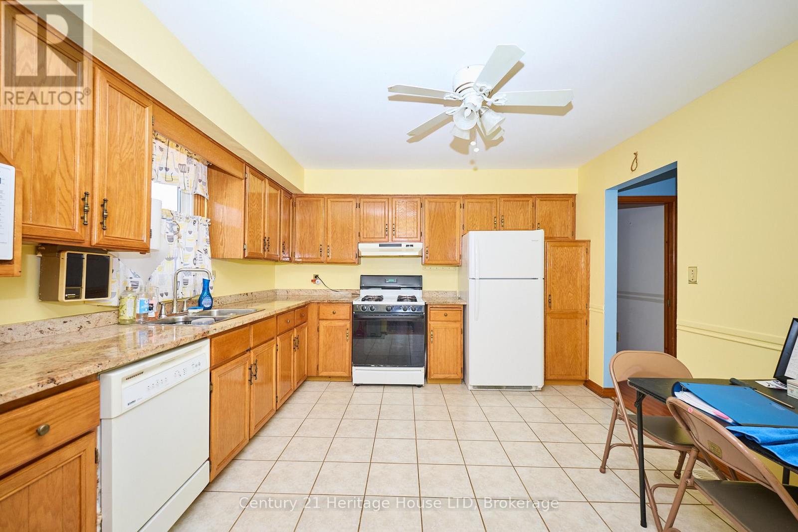 874 Crescent Road, Fort Erie, Ontario  L2A 4R4 - Photo 9 - X12315961
