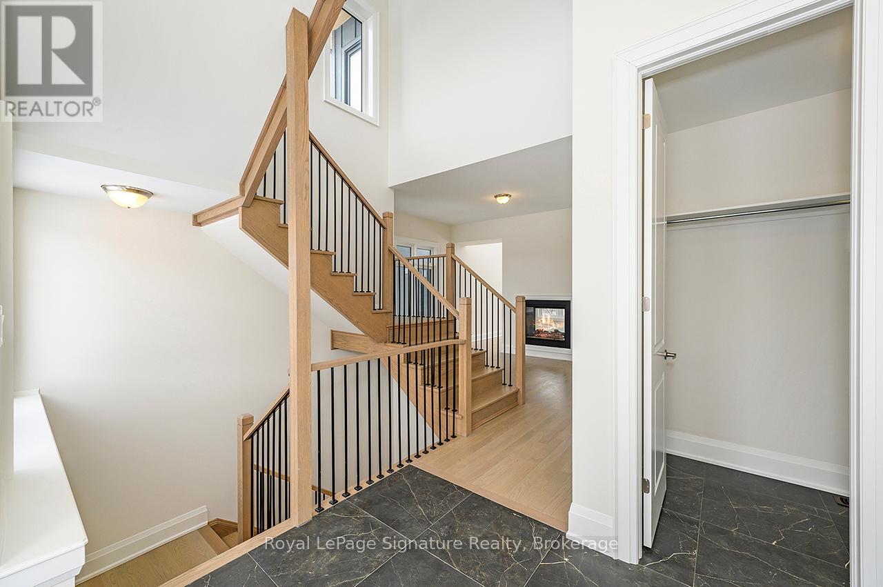 113 Clement Lane, Blue Mountains, Ontario  N0H 1J0 - Photo 2 - X12315969