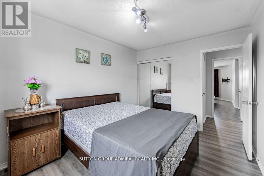 88 Wickstead Court, Brampton, Ontario  L6R 1N8 - Photo 12 - W12315843