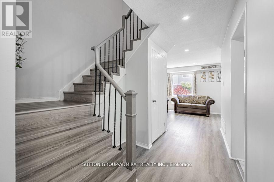 88 Wickstead Court, Brampton, Ontario  L6R 1N8 - Photo 9 - W12315843