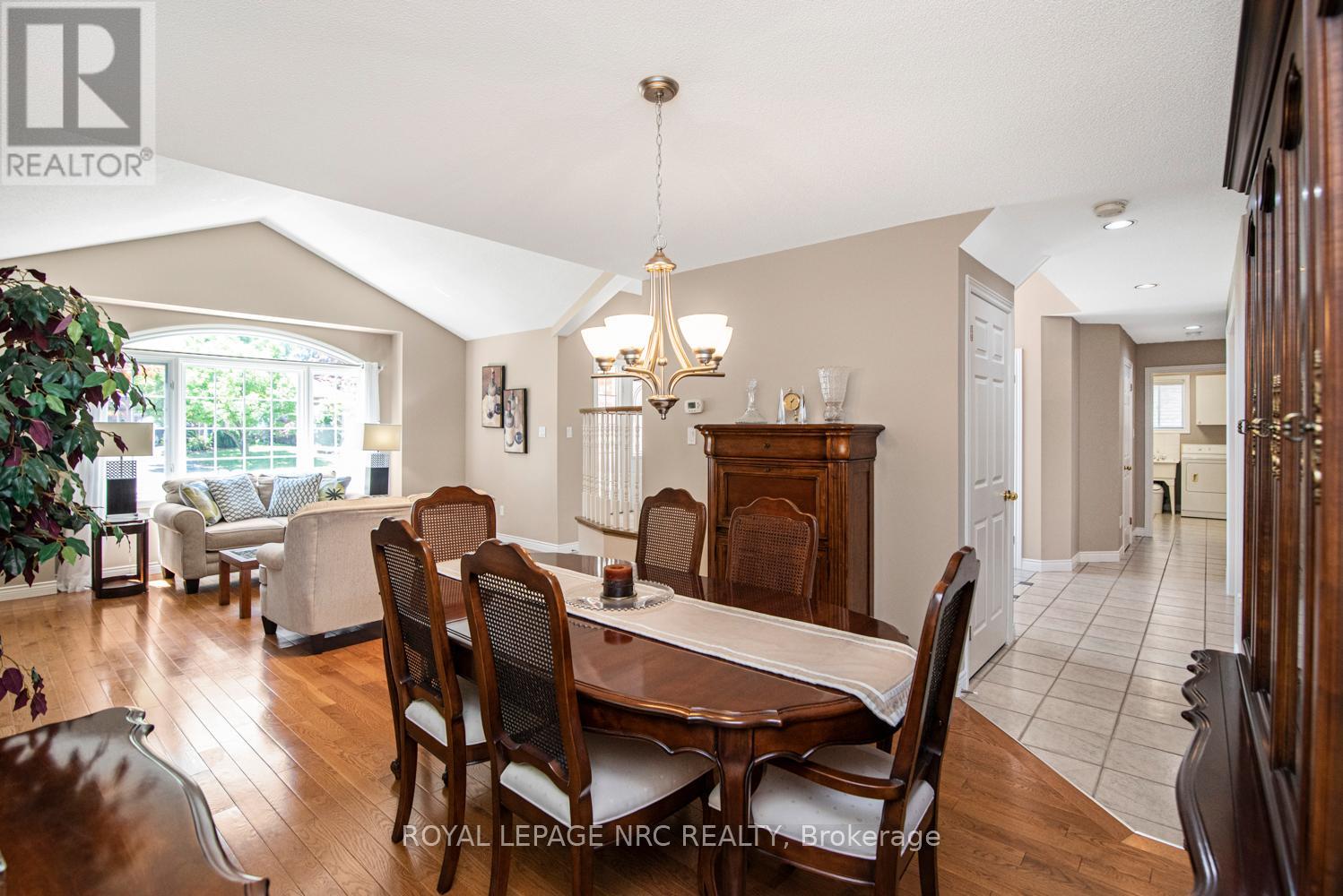 149 Dorchester Drive, Grimsby (Grimsby East), Ontario  L3M 5J9 - Photo 9 - X12315848
