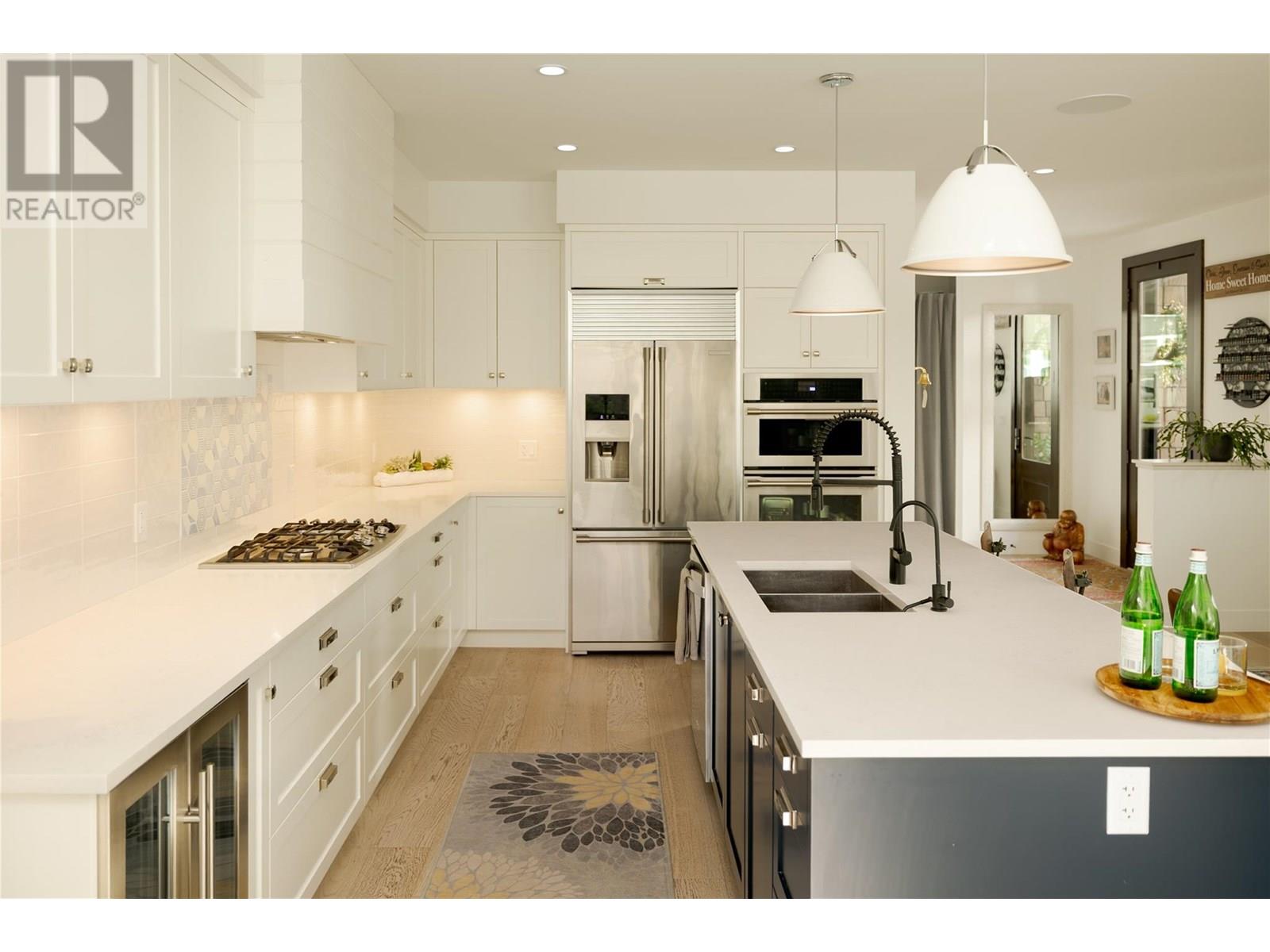 765 Barnaby Road Kelowna Photo 6