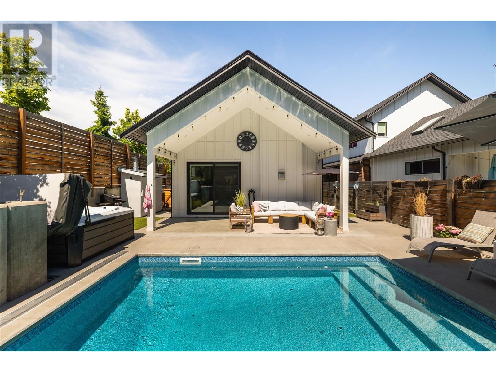 765 Barnaby Road Kelowna Photo 17
