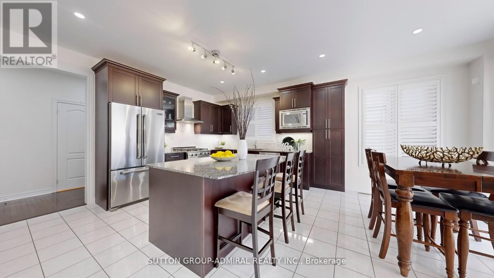 186 Ascalon Drive, Vaughan, Ontario  L6A 0M8 - Photo 12 - N12315903
