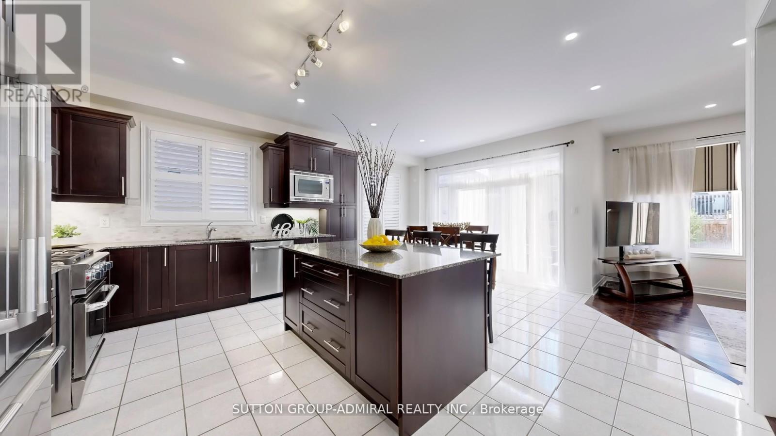 186 Ascalon Drive, Vaughan, Ontario  L6A 0M8 - Photo 14 - N12315903