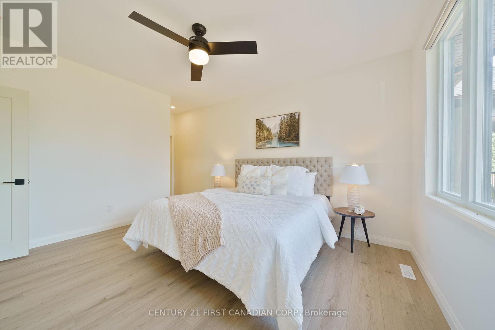 7 - 32 Postma Crescent, North Middlesex, Ontario  N0M 1A0 - Photo 19 - X12151658