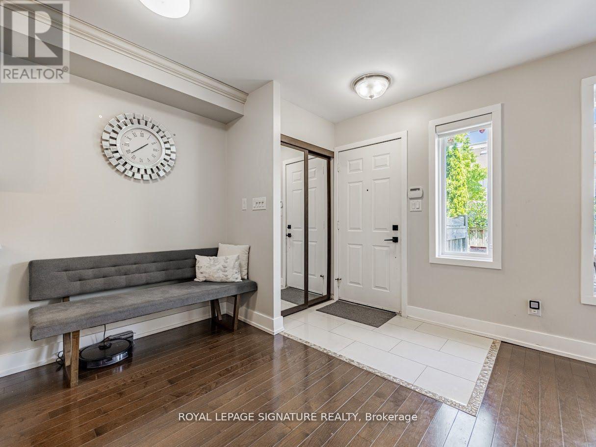 13 - 1211 Parkwest Place, Mississauga, Ontario  L5E 3J3 - Photo 2 - W12315962