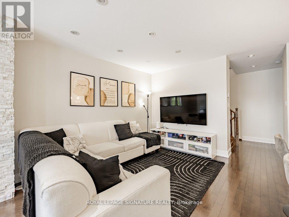 13 - 1211 Parkwest Place, Mississauga, Ontario  L5E 3J3 - Photo 7 - W12315962