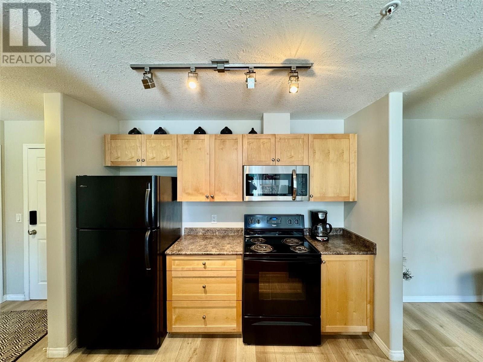 Property at 4767 FORSTERS LANDING Road Unit# 305 image 2