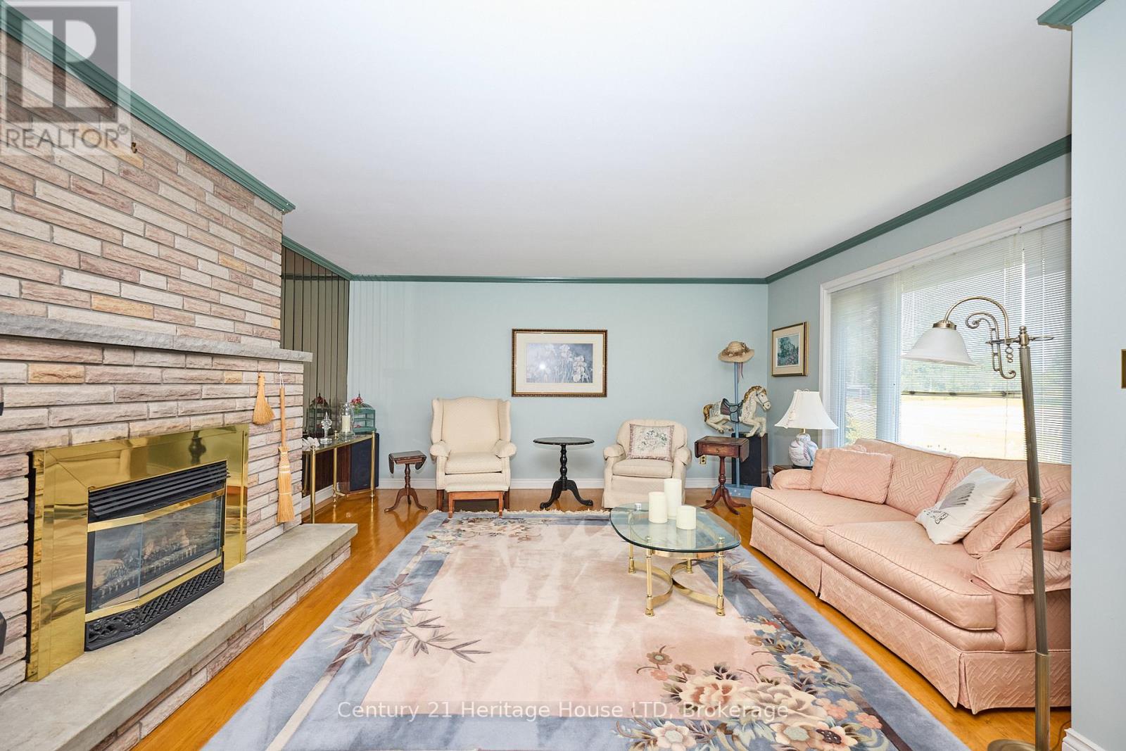 2229 Houck Crescent, Fort Erie, Ontario  L2A 5M4 - Photo 3 - X12316017