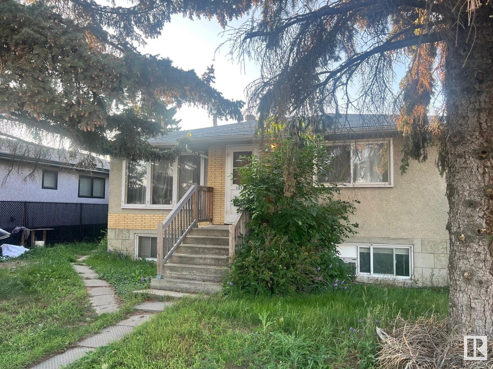 Property at 12720 135 AV NW image 2