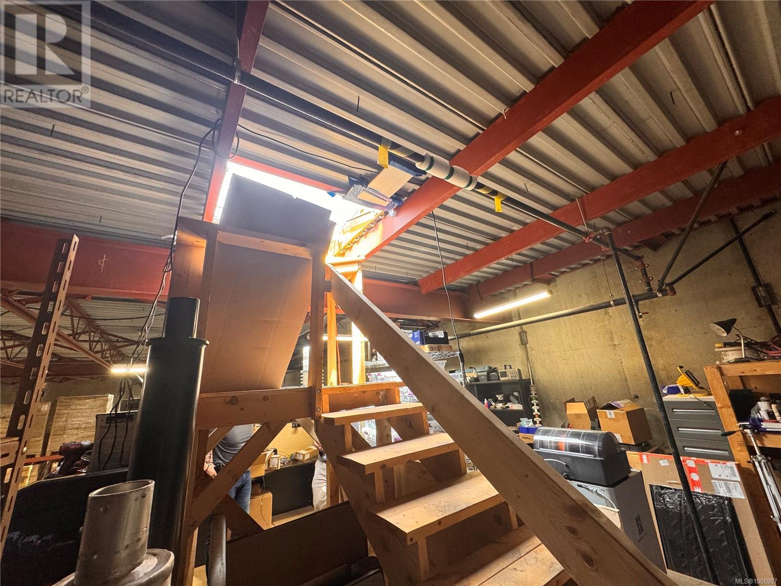 3303b Tennyson Ave, Saanich, British Columbia  V8Z 3P5 - Photo 2 - 1006907