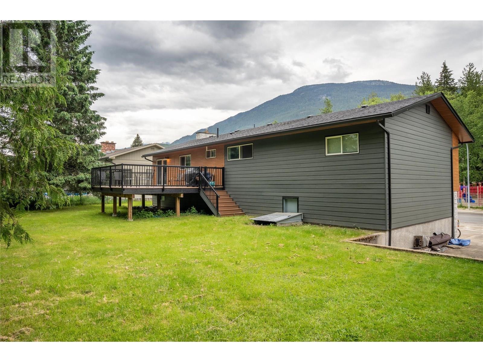109 Colbeck Road, Revelstoke, British Columbia  V0E 2S0 - Photo 40 - 10350625