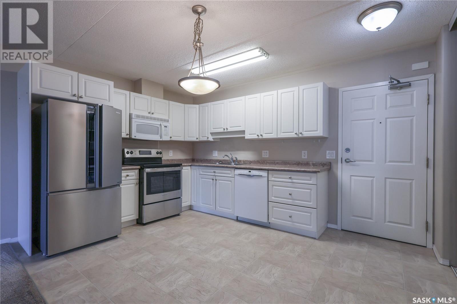 201 1901 1 1/2 Avenue W, Prince Albert, Saskatchewan  S6V 5A8 - Photo 4 - SK014221