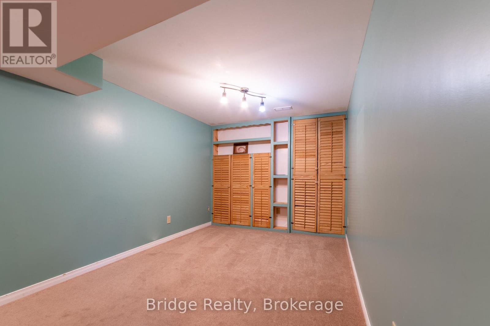 551 Ontario Street, Woodstock, Ontario  N4V 1H2 - Photo 35 - X12316099