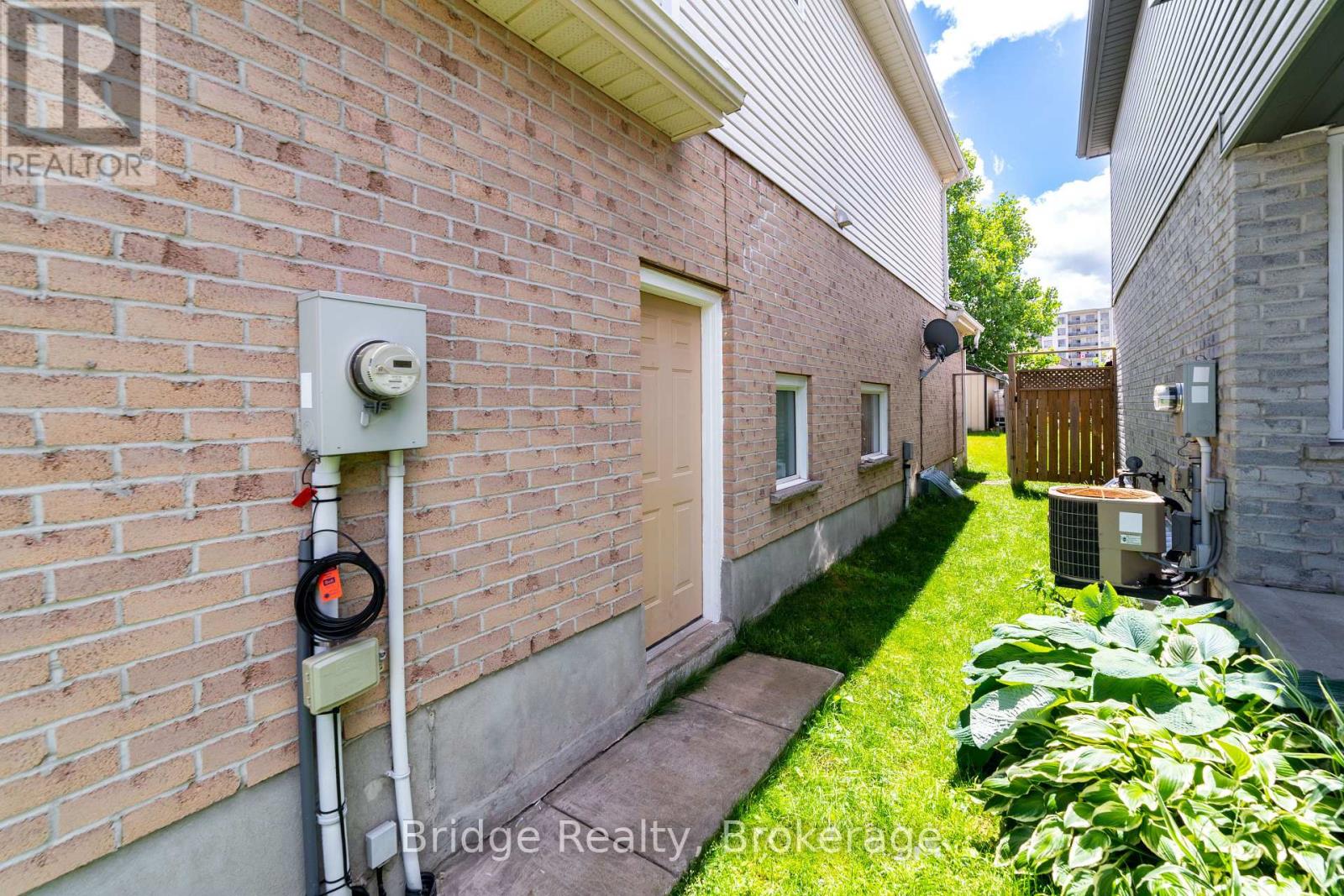 551 Ontario Street, Woodstock, Ontario  N4V 1H2 - Photo 37 - X12316099